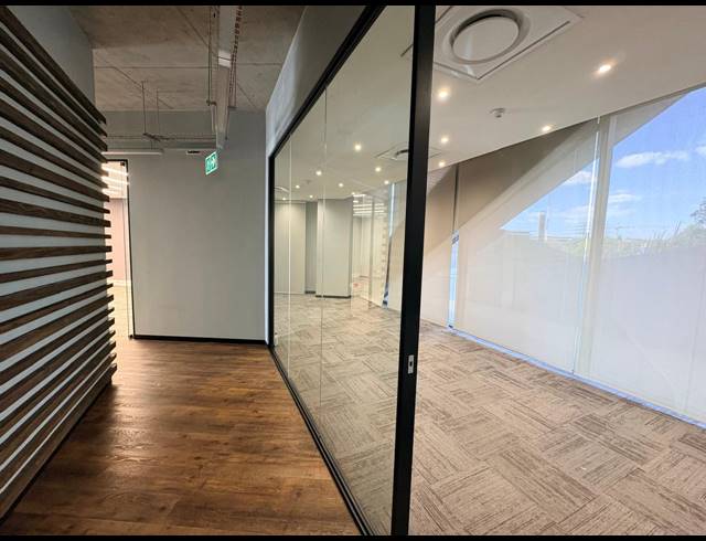 360M² OFFICE TO LET IN WATERFALL